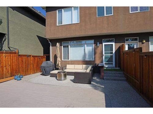 2127 Broadview Road Nw, Calgary, AB - Outdoor With Exterior