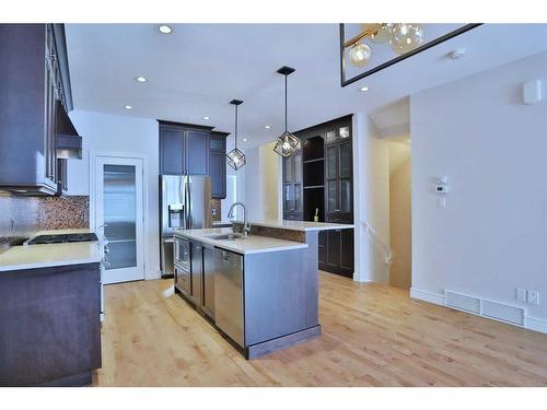 2127 Broadview Road Nw, Calgary, AB - Indoor Photo Showing Kitchen With Upgraded Kitchen