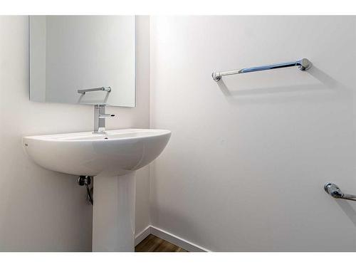 227 Carringham Road Nw, Calgary, AB - Indoor Photo Showing Bathroom