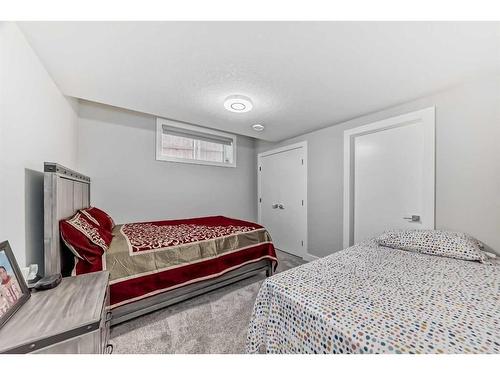 150 Sandpiper Park, Chestermere, AB - Indoor Photo Showing Bedroom