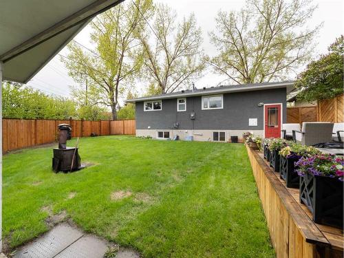 7804 33 Avenue Nw, Calgary, AB - Outdoor With Deck Patio Veranda With Backyard With Exterior