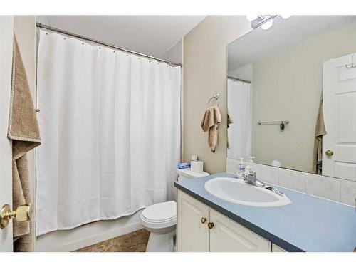 2-642 Mcdougall Road Ne, Calgary, AB - Indoor Photo Showing Bathroom