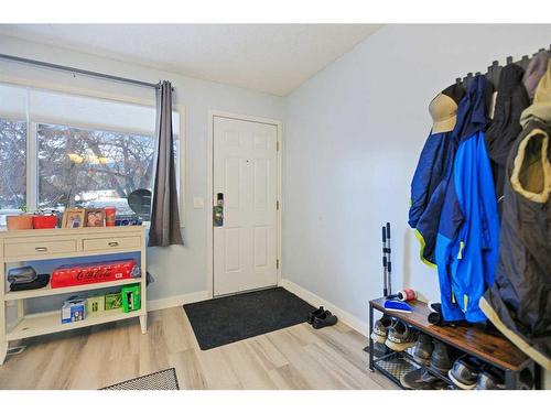 2-642 Mcdougall Road Ne, Calgary, AB - Indoor Photo Showing Other Room