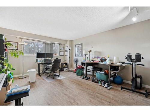 3-642 Mcdougall Road Ne, Calgary, AB - Indoor Photo Showing Other Room