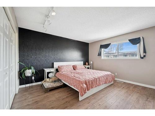 3-642 Mcdougall Road Ne, Calgary, AB - Indoor Photo Showing Bedroom