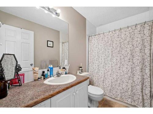 3-642 Mcdougall Road Ne, Calgary, AB - Indoor Photo Showing Bathroom