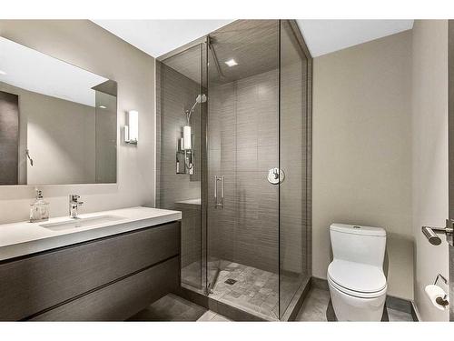 2605 Erlton Street Sw, Calgary, AB - Indoor Photo Showing Bathroom