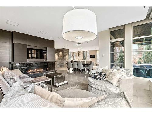 2605 Erlton Street Sw, Calgary, AB - Indoor Photo Showing Living Room With Fireplace