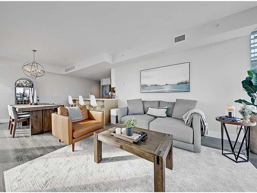 1203-510 6 Avenue Se, Calgary, AB - Indoor Photo Showing Living Room