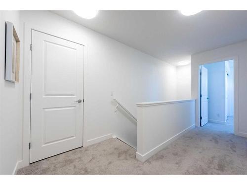 8533 19 Avenue Se, Calgary, AB - Indoor Photo Showing Other Room