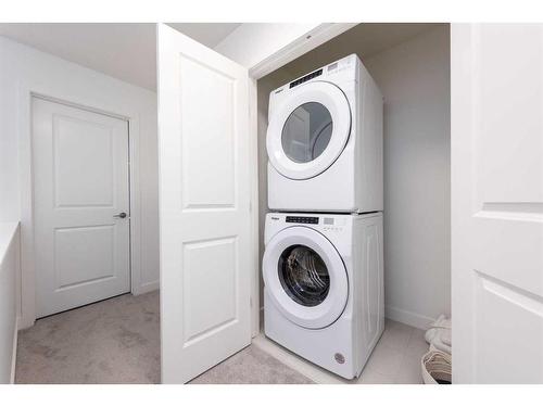 8533 19 Avenue Se, Calgary, AB - Indoor Photo Showing Laundry Room