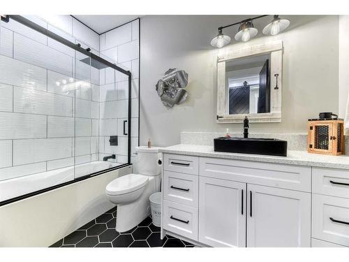 14 Lakes Estates Circle, Strathmore, AB - Indoor Photo Showing Bathroom