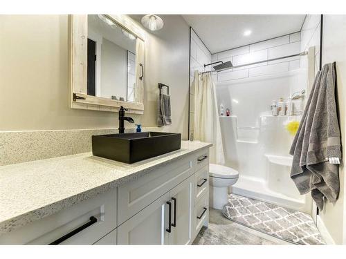 14 Lakes Estates Circle, Strathmore, AB - Indoor Photo Showing Bathroom