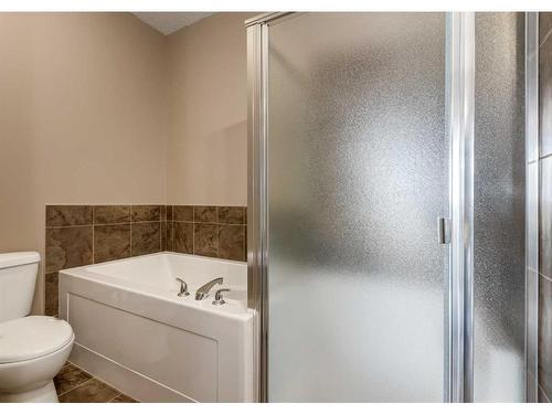 520-35 Inglewood Park Se, Calgary, AB - Indoor Photo Showing Bathroom