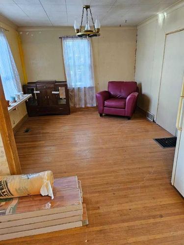 216 Railway Avenue North, Morrin, AB - Indoor Photo Showing Other Room