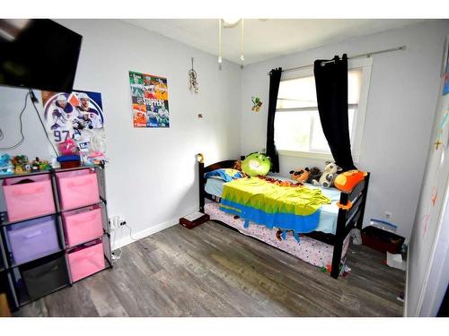 4813 51 Street, Kitscoty, AB - Indoor Photo Showing Bedroom
