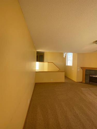 65 Scotia Point Nw, Calgary, AB - Indoor Photo Showing Other Room