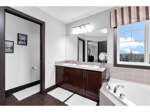 53 Legacy Gate Se, Calgary, AB - Indoor Photo Showing Bathroom