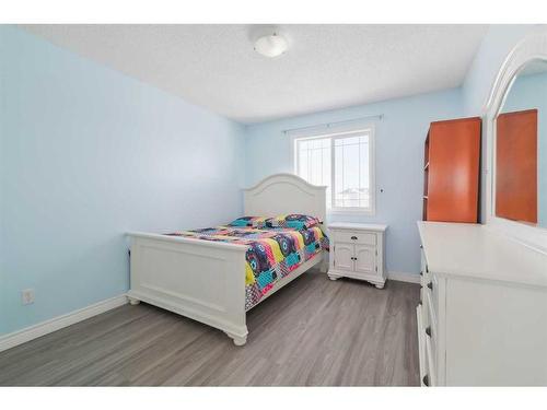75 Saddlebrook Way Ne, Calgary, AB - Indoor Photo Showing Bedroom