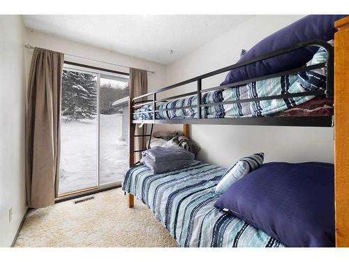 118-36240 Range Road 250, Rural Red Deer County, AB - Indoor Photo Showing Bedroom