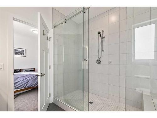 195 Riverwood Crescent, Diamond Valley, AB - Indoor Photo Showing Bathroom