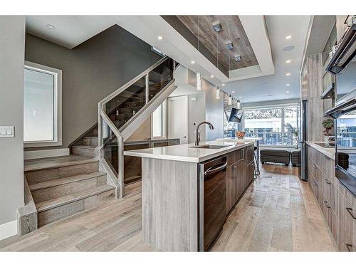 3216 14 Avenue Sw, Calgary, AB - Indoor Photo Showing Kitchen