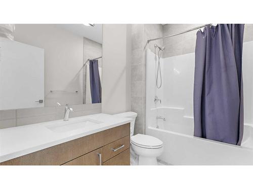 174 Aspen Summit Circle Sw, Calgary, AB - Indoor Photo Showing Bathroom