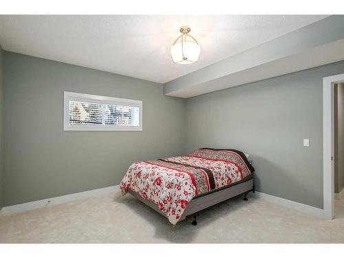 249 Mahogany Manor Se, Calgary, AB - Indoor Photo Showing Bedroom