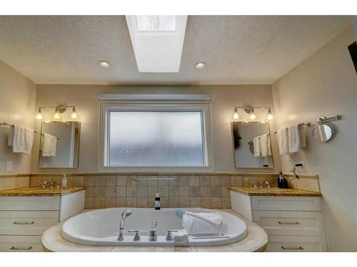 109 Shawnee Place Sw, Calgary, AB - Indoor Photo Showing Bathroom