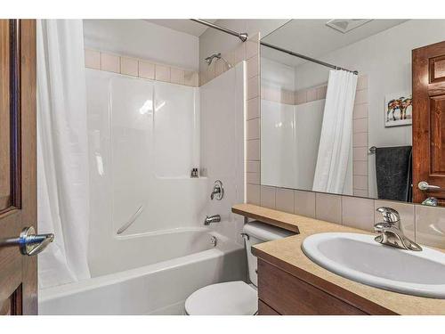 110-80 Dyrgas Gate, Canmore, AB - Indoor Photo Showing Bathroom