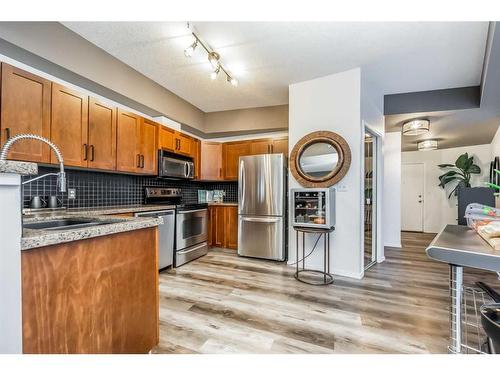 2211-1053 10 Street Sw, Calgary, AB - Indoor Photo Showing Kitchen With Stainless Steel Kitchen