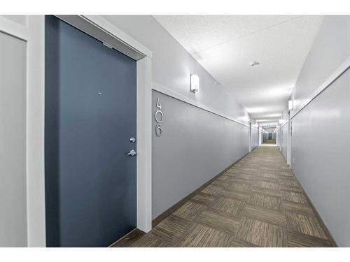 406-80 Carrington Plaza Nw, Calgary, AB - Indoor Photo Showing Other Room