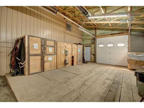 232060 Range Road 245, Rural Wheatland County, AB - Indoor Photo Showing Garage