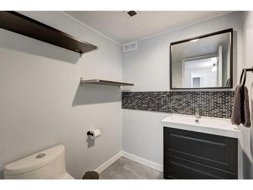 2912-221 6 Avenue Se, Calgary, AB - Indoor Photo Showing Bathroom