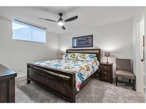 320 11 Street Nw, Calgary, AB - Indoor Photo Showing Bedroom