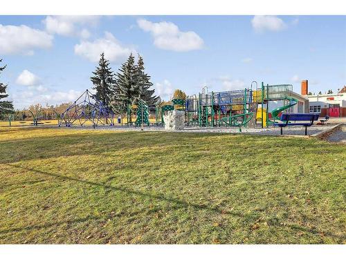 4416 35 Avenue Sw, Calgary, AB - Outdoor With View