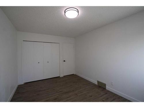 14 Whiteram Place Ne, Calgary, AB - Indoor Photo Showing Other Room