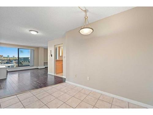 407-1334 12 Avenue Sw, Calgary, AB - Indoor Photo Showing Other Room