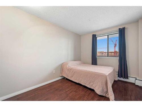 407-1334 12 Avenue Sw, Calgary, AB - Indoor Photo Showing Bedroom