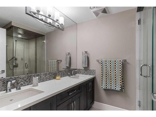 3332 Barrett Place Nw, Calgary, AB - Indoor Photo Showing Bathroom