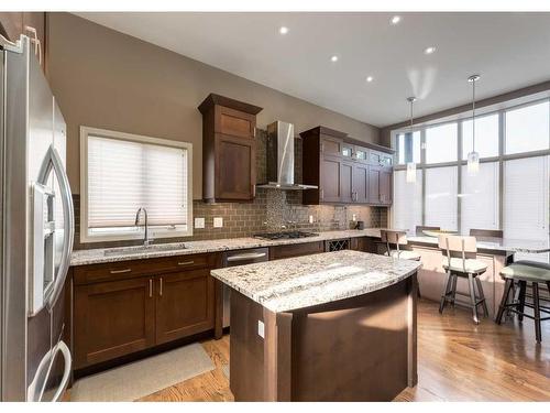 111 16 Street Nw, Calgary, AB - Indoor Photo Showing Kitchen With Upgraded Kitchen