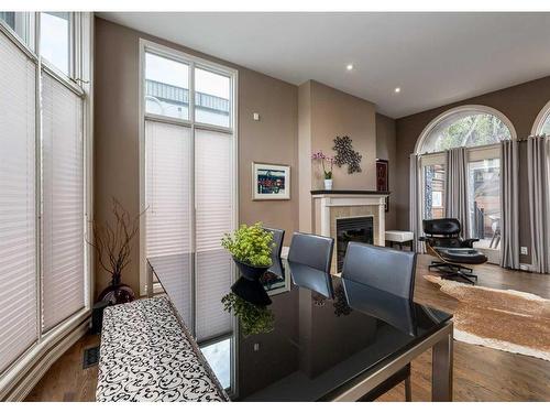 111 16 Street Nw, Calgary, AB - Indoor With Fireplace