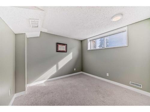 440 Cantrell Drive Sw, Calgary, AB - Indoor