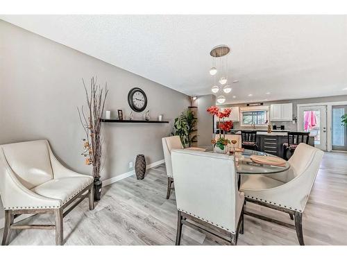 440 Cantrell Drive Sw, Calgary, AB - Indoor Photo Showing Dining Room