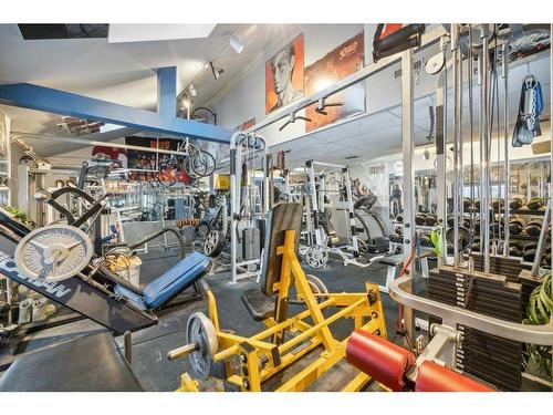618 10 Street Ne, Calgary, AB - Indoor Photo Showing Gym Room