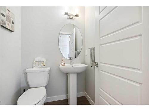 323 Chelsea Passage Ne, Chestermere, AB - Indoor Photo Showing Bathroom