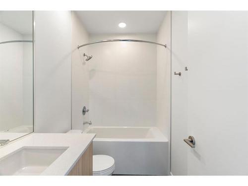 810-1319 14 Avenue Sw, Calgary, AB - Indoor Photo Showing Bathroom