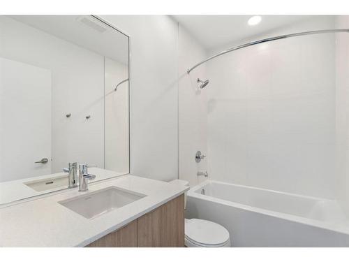 810-1319 14 Avenue Sw, Calgary, AB - Indoor Photo Showing Bathroom