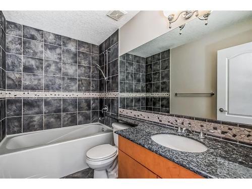 142 Panatella Circle Nw, Calgary, AB - Indoor Photo Showing Bathroom