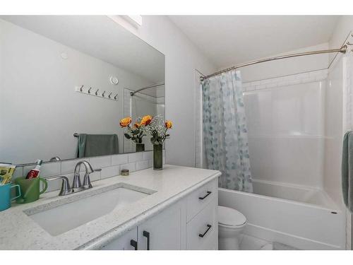 421 Livingston Hill Ne, Calgary, AB - Indoor Photo Showing Bathroom